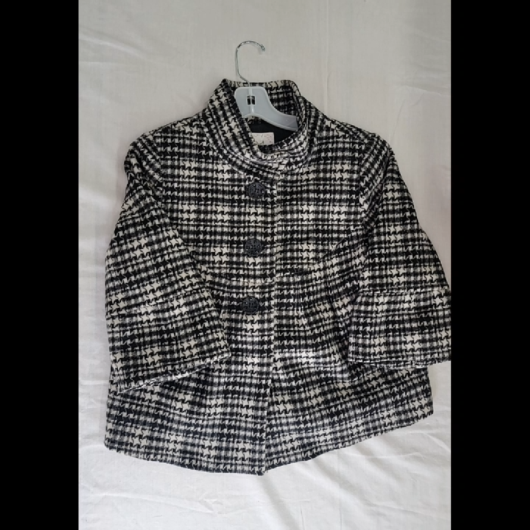 Stylish Black and White Houndstooth Jacket