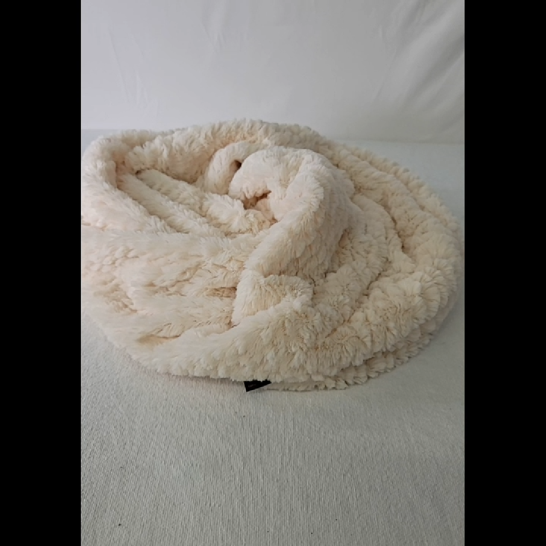 Cozy Light Beige Faux Fur Scarf