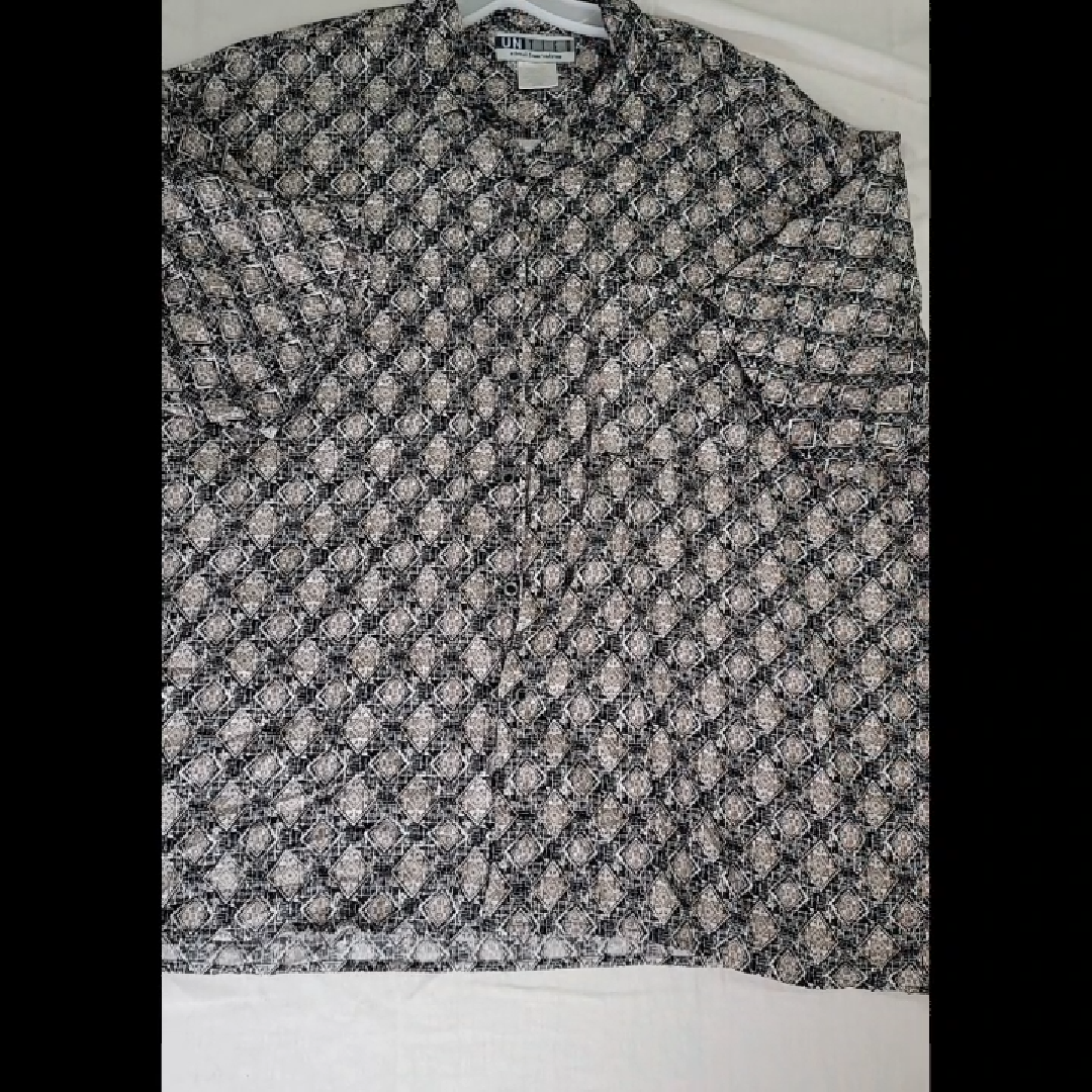 UNTIED Men's Button-Down Shirt with Geometric Print Size XL