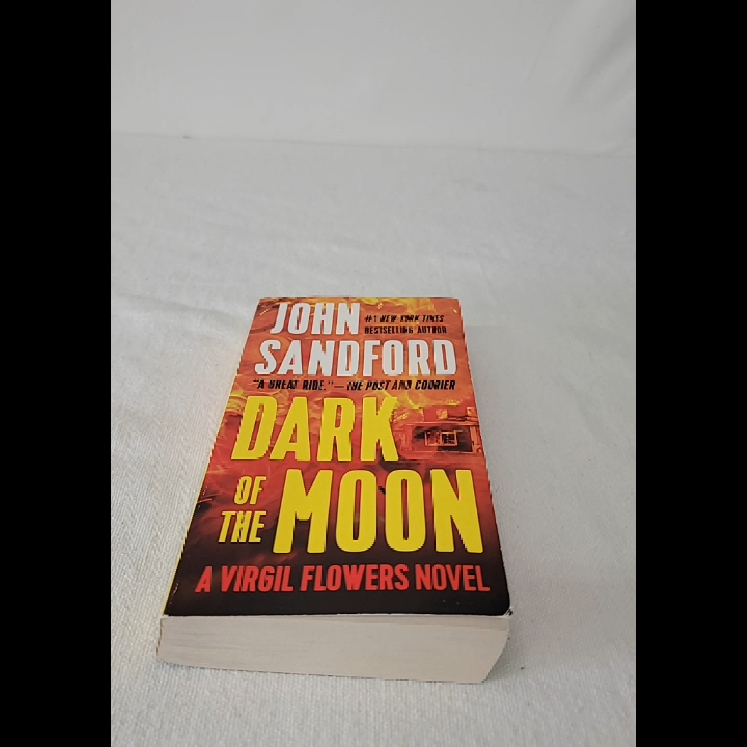 Dark of the Moon: A Virgil Flowers Novel