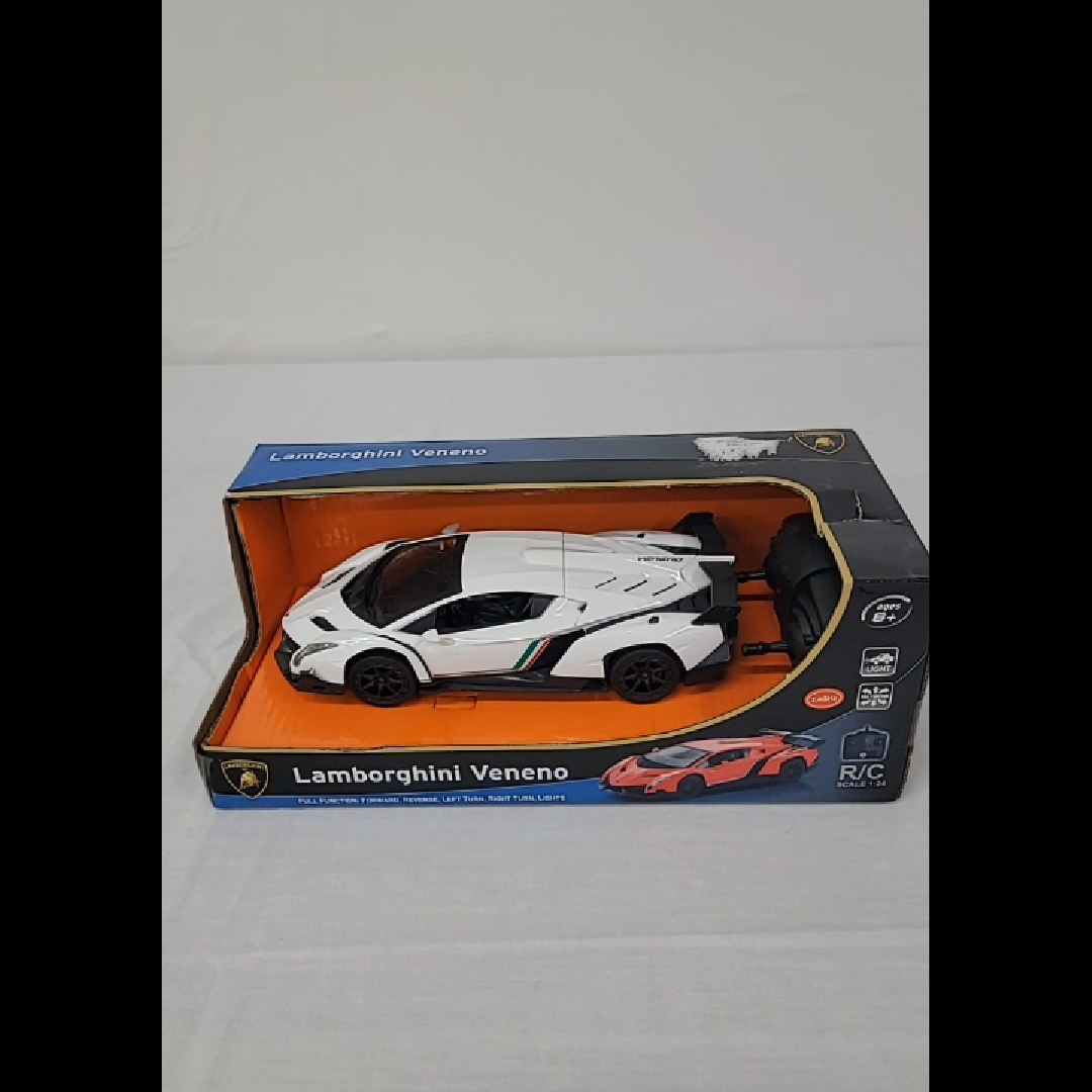 Lamborghini Veneno 1:14 Scale Remote Control Car - White