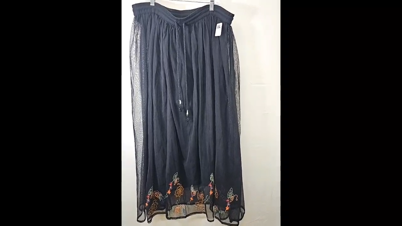 Black Flowy Floral Skirt Size 2X