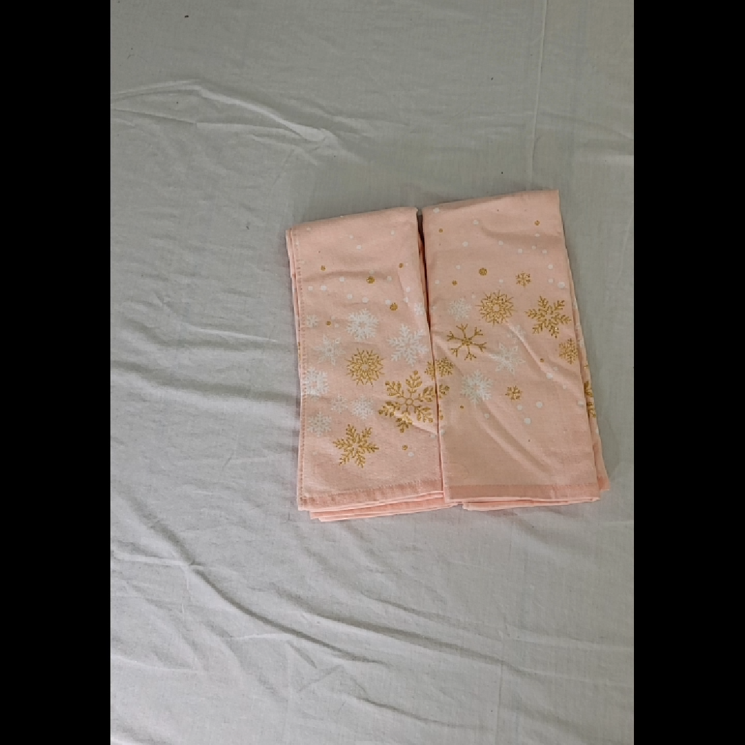 Elegant Pink Table Napkins with Snowflake Design