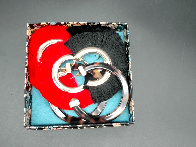Mohawk Earrings Set Black and Red