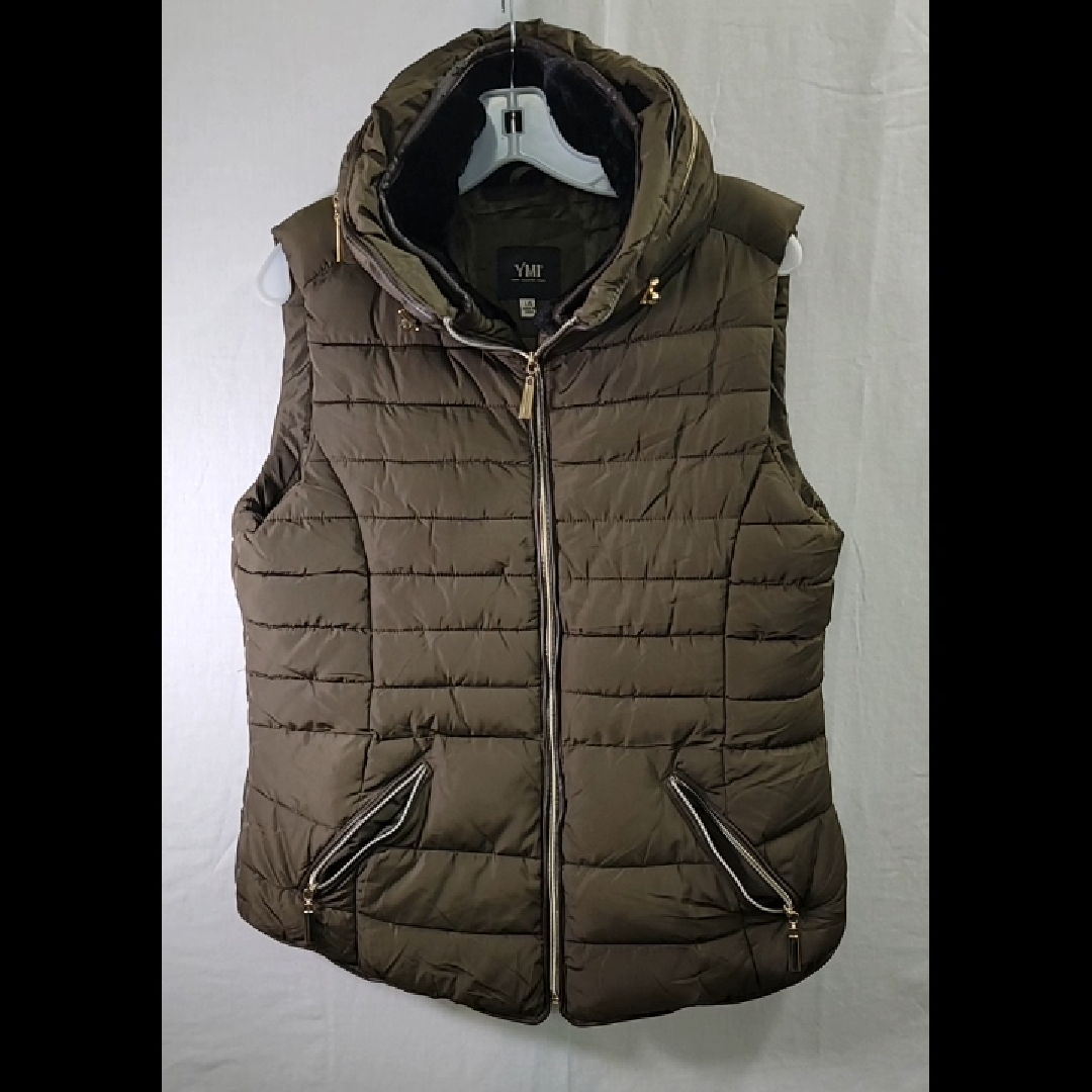 YMI Women's Green Quilted Vest With Faux Fur Neck Size L