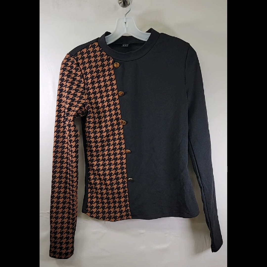 Chic Two-Tone Long Sleeve Sweater