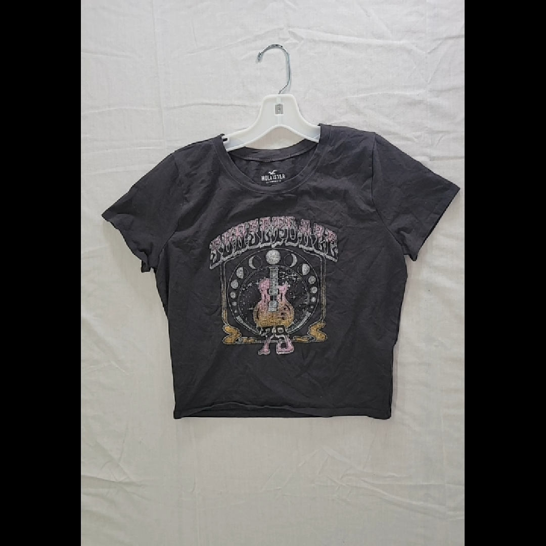 Hollister Graphic Tee Size L