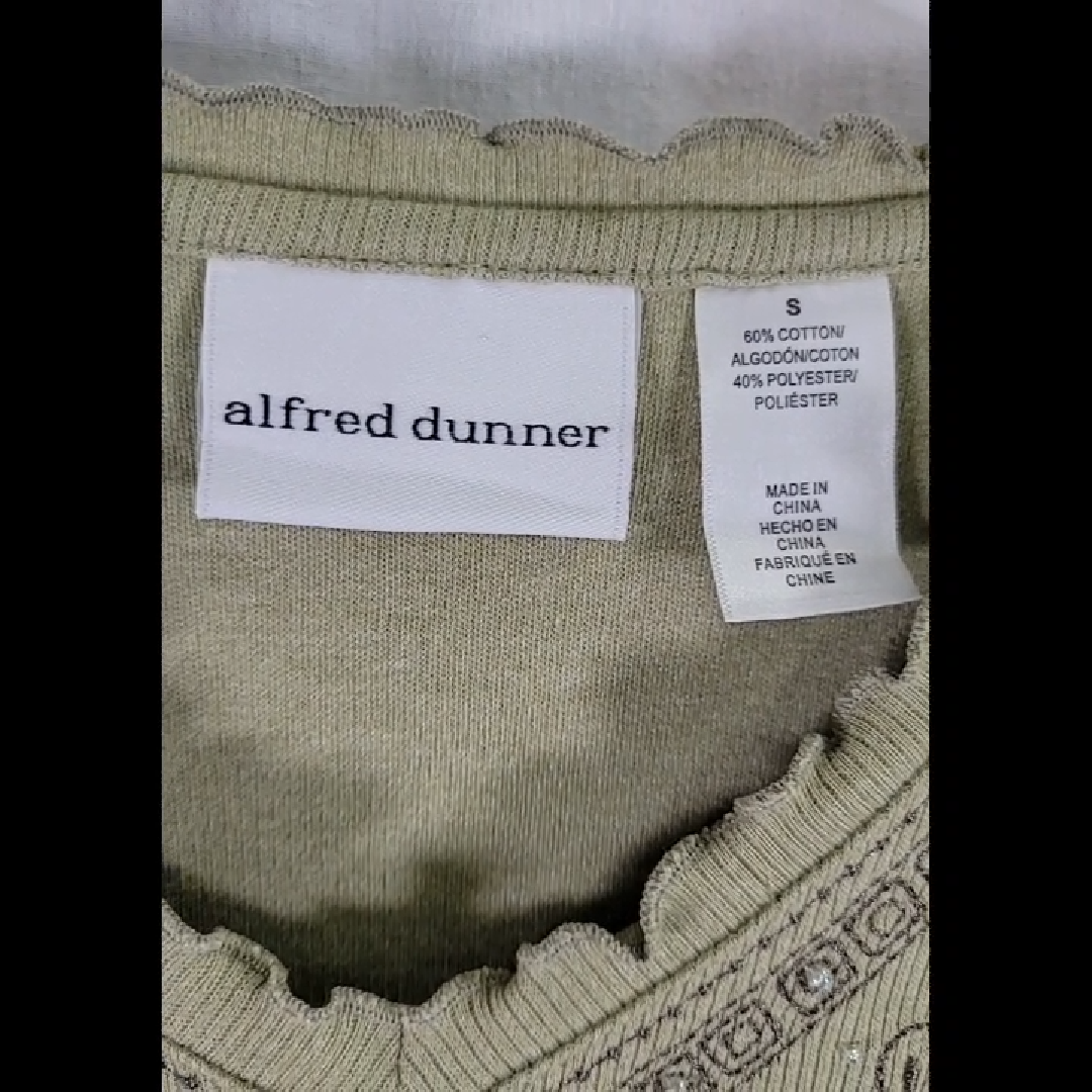 Alfred Dunner Embroidered V-Neck Top Size S