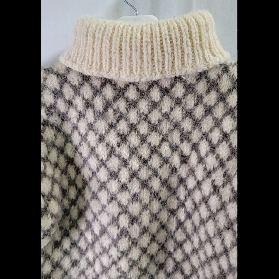 Vintage Knitted Sweater - Cream/Brown - Handmade Size M