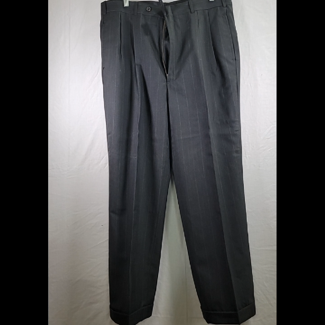 Vintage Andrisen Morton Men's Pinstripe Pleated and Cuffed Suit Size L
