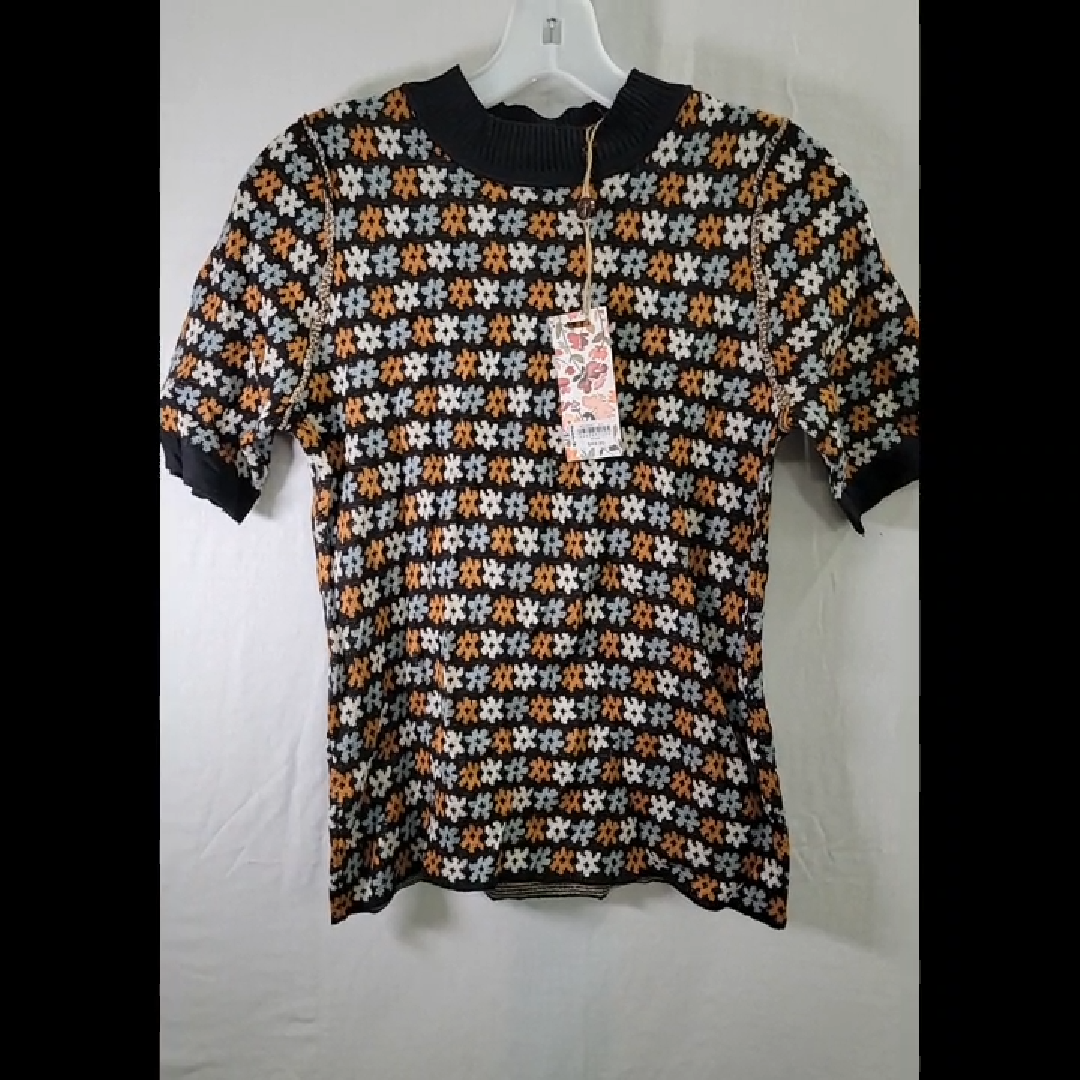 Gimmicks Women's Short Sleeve Knit Top Size M - NWT