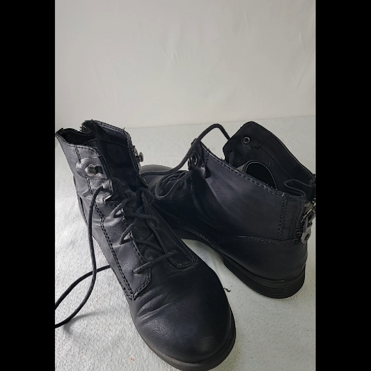 Crown Vintage Black Leather Boots Size 8
