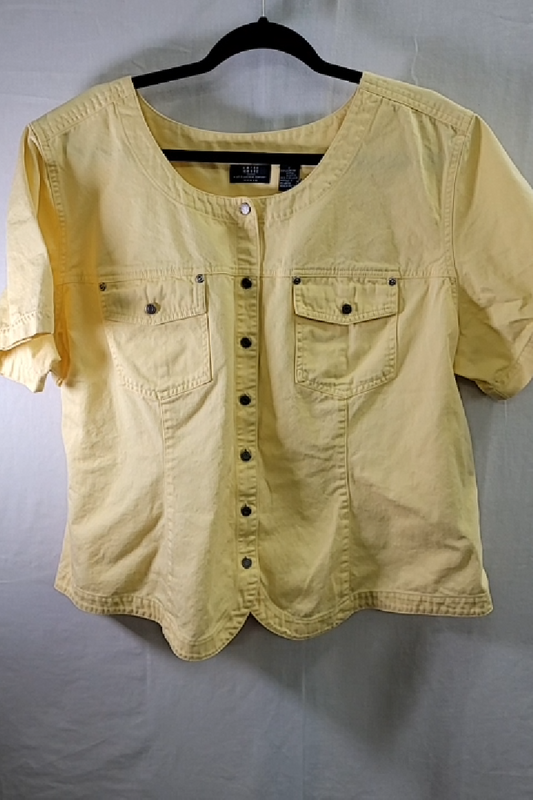 Crazy Horse Women's Yellow Button-Down Short Sleeve Shirt Size 2