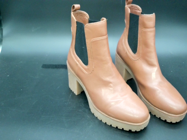 Chinese Laundry Good Day Boots Caramel Size 9.5