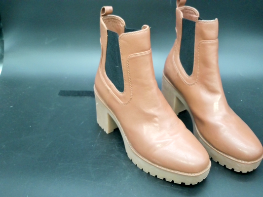 Chinese Laundry Good Day Boots Caramel Size 9.5