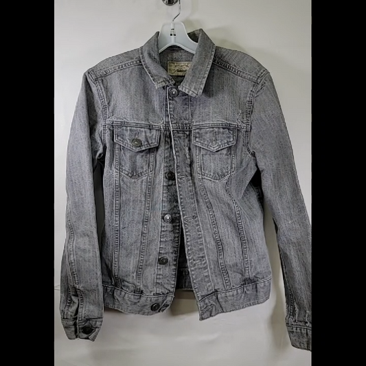 Stylish Gray Denim Jacket for Everyday Wear