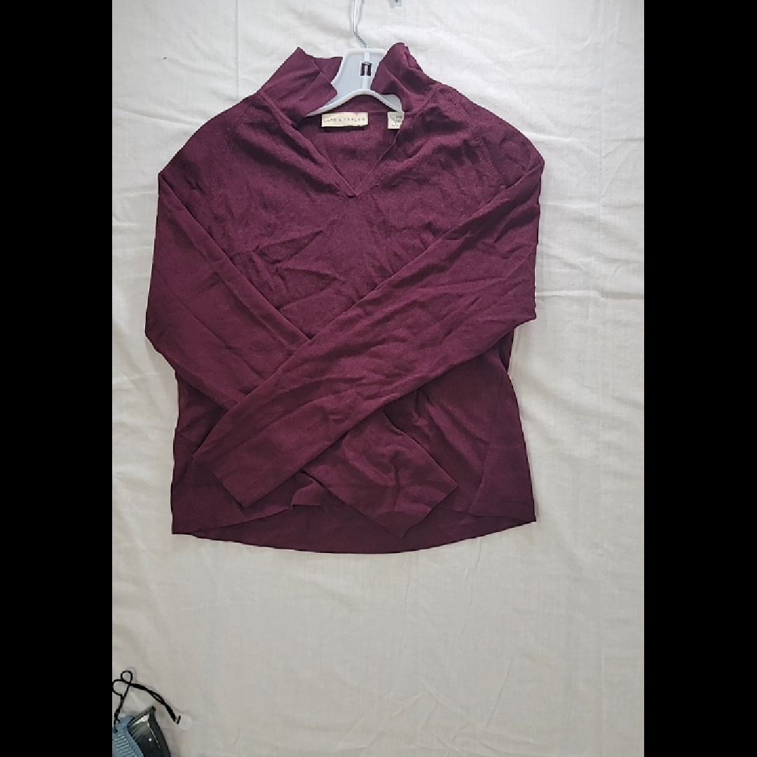 Lord & Taylor Women's Burgundy V-Neck Sweater - Size L