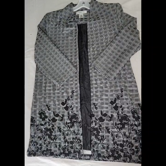 Carole Wren Women's Floral Patterned Outerwear in Black and Gray
